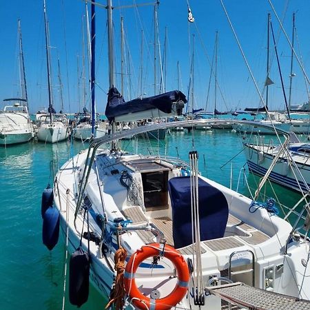 Boat And Breakfast Hotel Bari Exterior photo